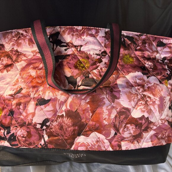Victoria's Secret Handbags - Victoria’s Secret Quilted Floral Tote Bag NEW With Handles & Adjustable Shoulder